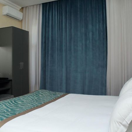 Golden Hotel Бишкек Экстерьер фото