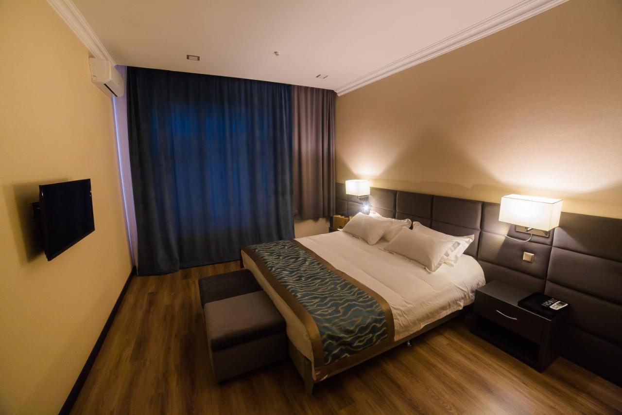 Golden Hotel Бишкек Экстерьер фото