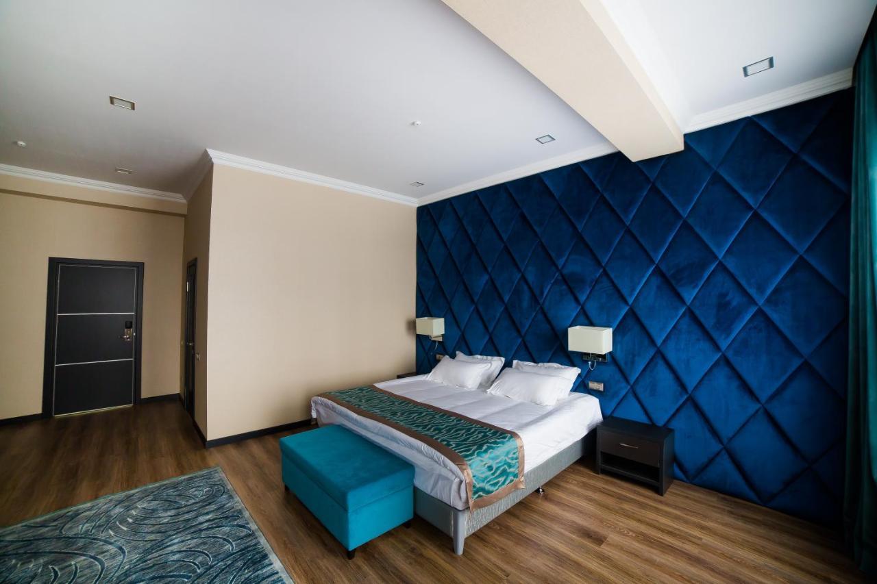 Golden Hotel Бишкек Экстерьер фото