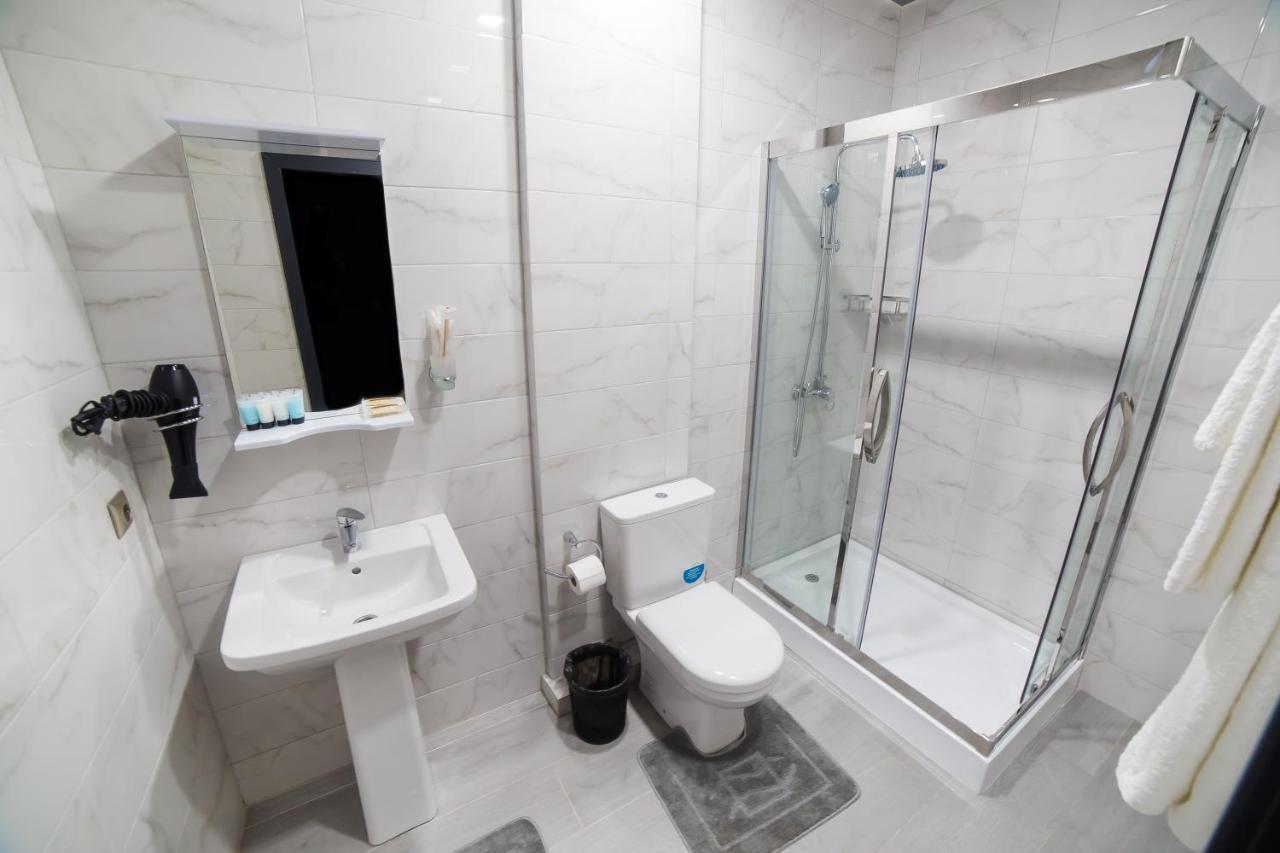 Golden Hotel Бишкек Экстерьер фото